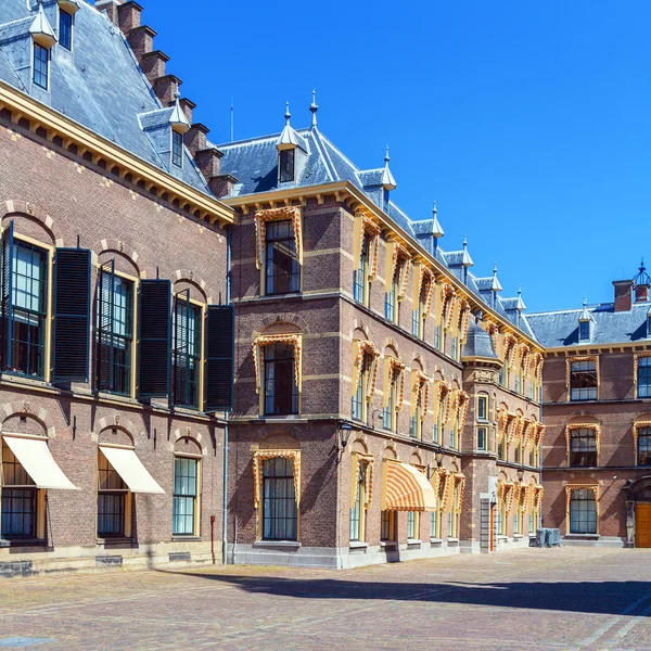 Wewnątrz binnenhof, Haga, Holandia — Zdjęcie stockowe