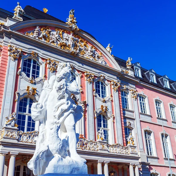 Barock kurfurstliches palace, trier — Stockfoto