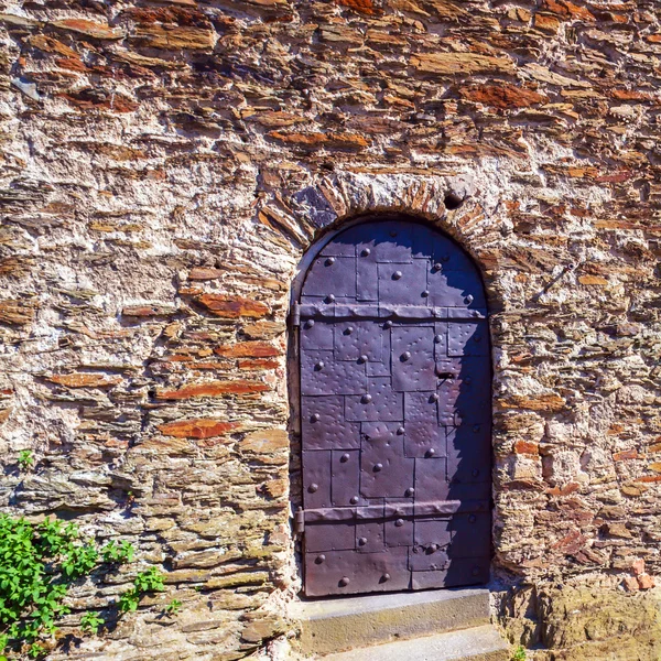 中世の城、ドイツのヴィンテージのドア — ストック写真
