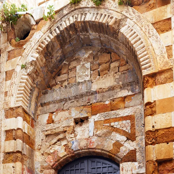 Arche met islamitische sieraad, Akko — Stockfoto