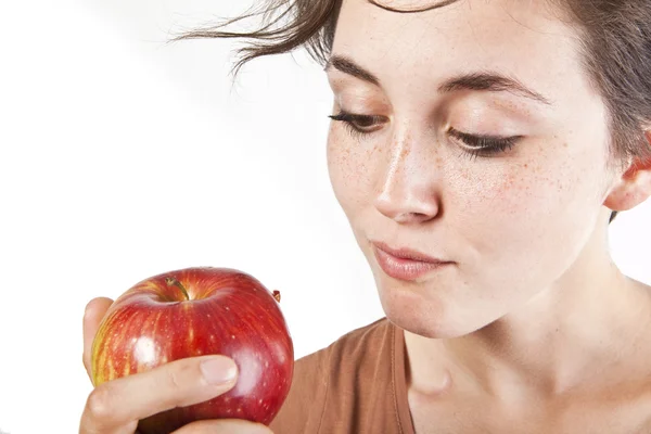 Ritratto di bella ragazza con mela — Foto Stock