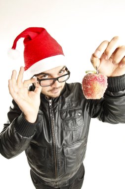 genç adam Noel topu ile