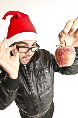 genç adam Noel topu ile