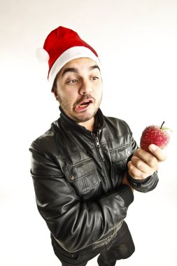 genç adam Noel topu ile