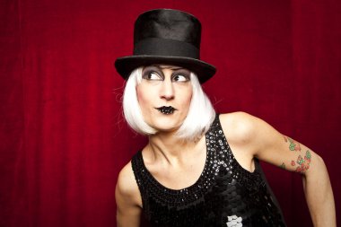 Kabare sanatçısı sahne