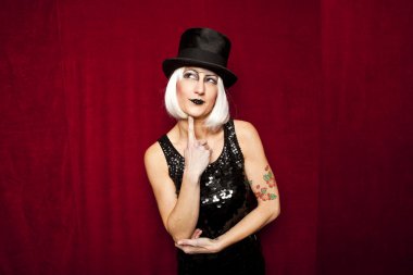 Kabare sanatçısı sahne