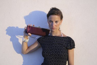 beyaz duvar moda portre