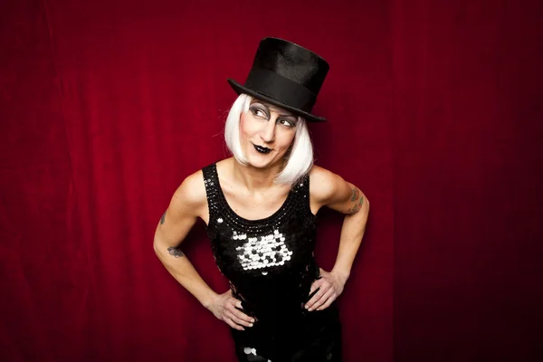 Cabaret performer sul palco — Foto Stock