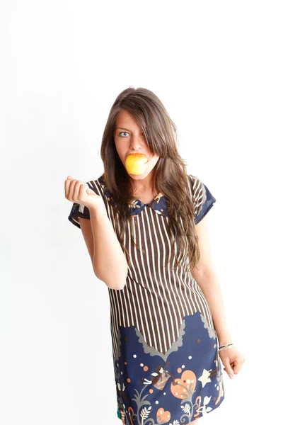 Beauty young girl with apple — Stock Photo, Image