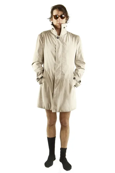 Konstig man med trenchcoat — Stockfoto