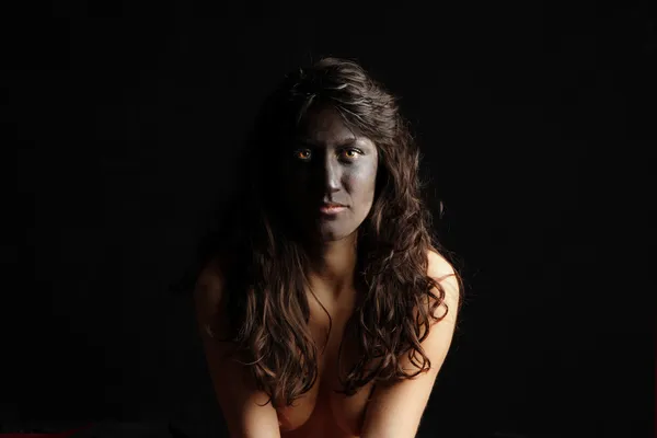 Fiatal meztelen nő piszkos arc — Stock Fotó