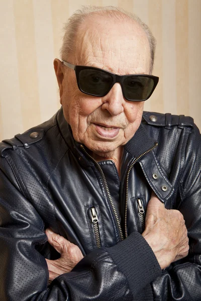 Cool fashion elder man with sunglasses — Stock Photo, Image