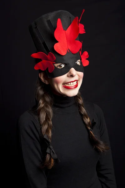 Mulher misteriosa com máscara de carnaval — Fotografia de Stock