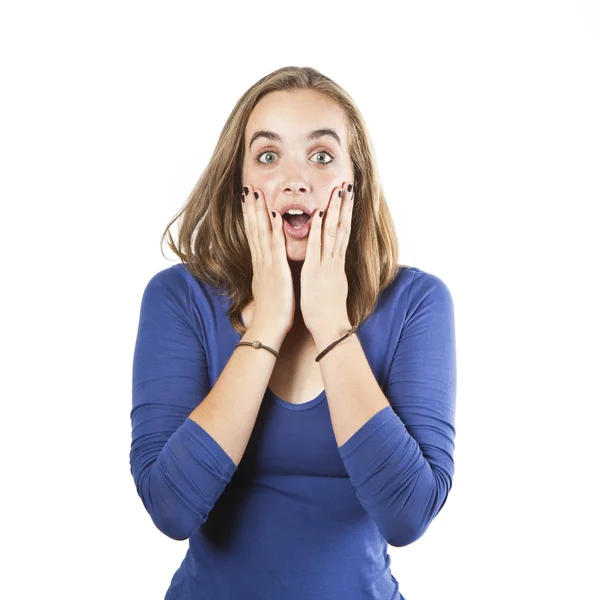 Retrato de una joven sorprendida sobre fondo blanco — Foto de Stock