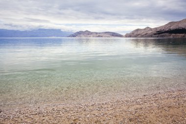 Hırvatistan, baska çok bulutlu beach