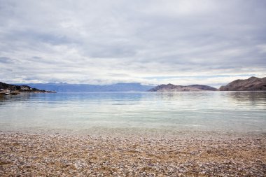 Hırvatistan, baska çok bulutlu beach