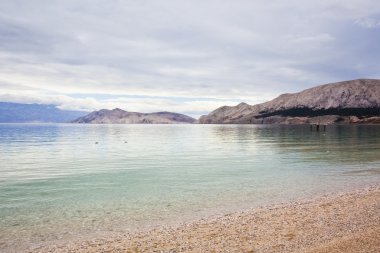 Hırvatistan, baska çok bulutlu beach