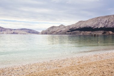 Hırvatistan, baska çok bulutlu beach