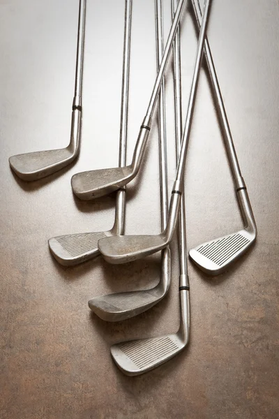 Golf club su sfondo di legno — Foto Stock