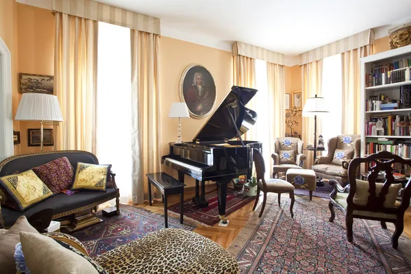 Aristocratic living room — Stock Photo, Image