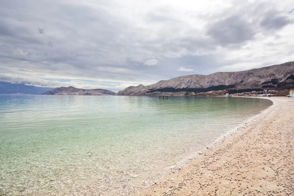 Quite cloudy beach in croatia, baska — Stock Photo, Image