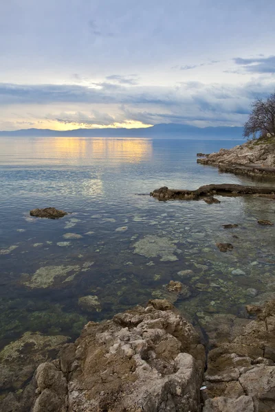 Zachód słońca nad morzem w Chorwacji — Zdjęcie stockowe