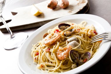 Deniz ürünleri makarna spagetti