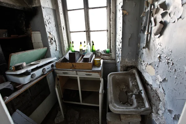 Old abandoned vintage kitchen — Stock Photo, Image