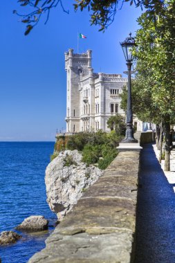 güzel beyaz miramare kale trieste, İtalya