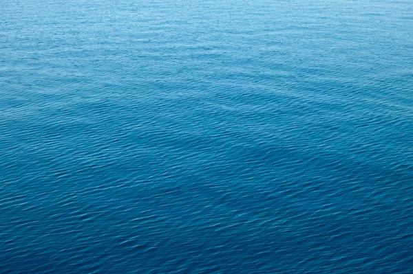 Mar azul claro, fondo abstracto del paisaje marino del agua — Foto de Stock