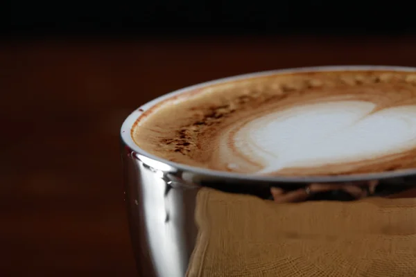 Kunst op een cappuccino-kop koffie latte — Stockfoto