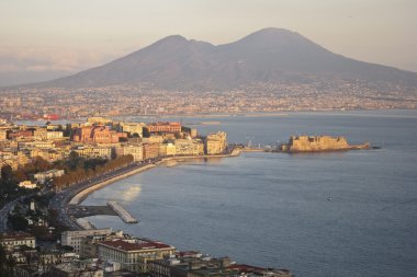 gün batımında Napoli Şehir Manzaralı