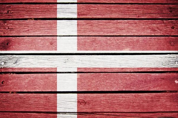 Denmark, bandeira dinamarquesa pintada no fundo da prancha de madeira velha — Fotografia de Stock