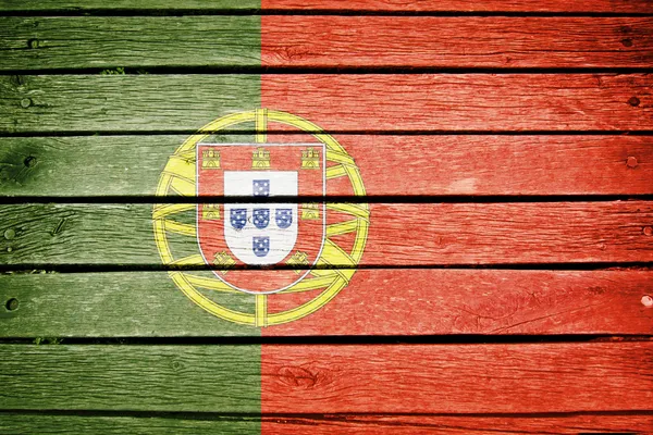 Português, bandeira portugal pintada no fundo da prancha de madeira velha — Fotografia de Stock