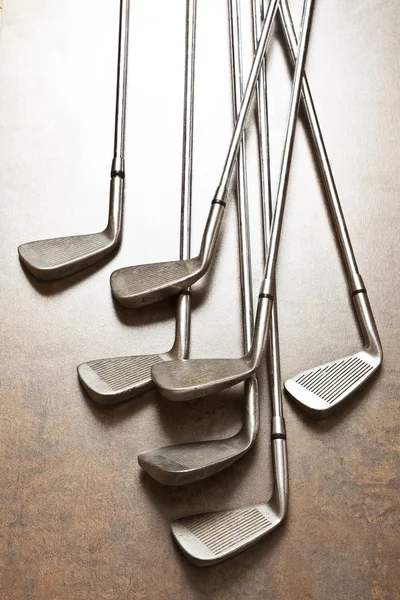 Club de golf sobre fondo de madera — Foto de Stock