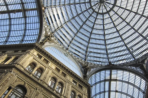 库翁贝托在意大利那不勒斯。玻璃屋顶的详细信息 — 图库照片