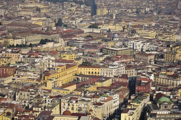 Aeriel schilderachtig uitzicht op Napels stad in Italië — Stockfoto