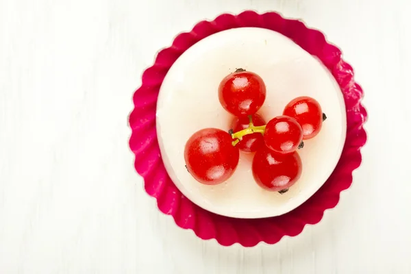 Pastelería pequeña fruta roja hermosa — Foto de Stock