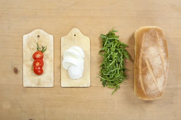 カプレーゼ サンドイッチの材料 — ストック写真