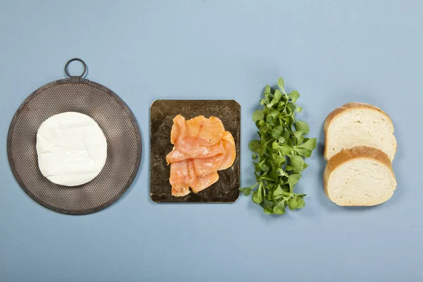Salmón y queso ingredientes sándwich — Foto de Stock