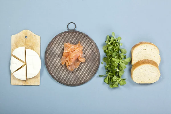 Ingredientes sanduíche de salmão e queijo — Fotografia de Stock