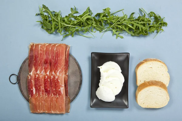 Prosciutto and mozzarella sandwich ingredients — Stock Photo, Image