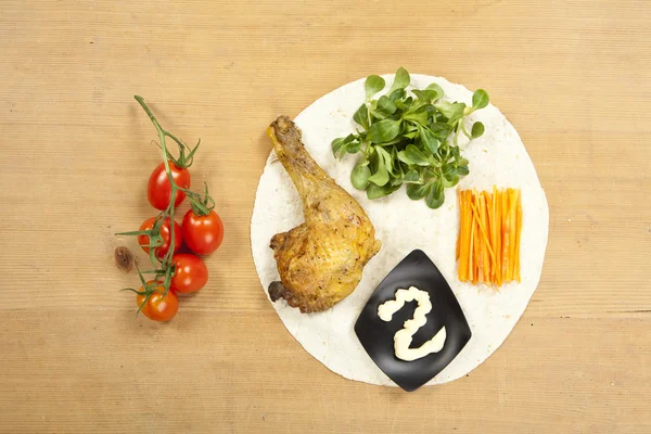 Ingredientes de envoltório de frango — Fotografia de Stock