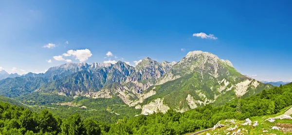 Beautiful panoramic view of mountains in friuli, italy — Stock Photo, Image