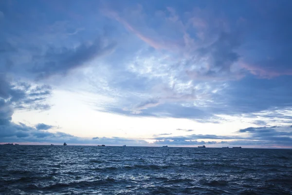 Ηλιοβασίλεμα στη θάλασσα, θύελλα Θαλασσογραφία — Φωτογραφία Αρχείου