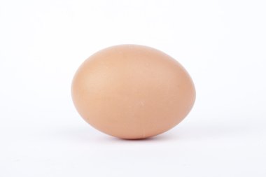 mükemmel yumurta beyaz zemin üzerine izole