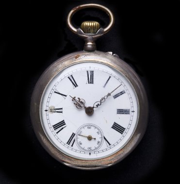 Eski model cep saati.