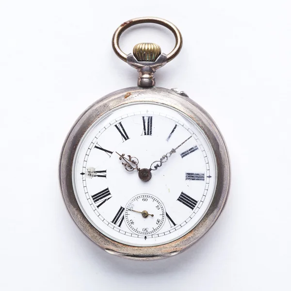 Старий старовинний кишеньковий годинник — стокове фото