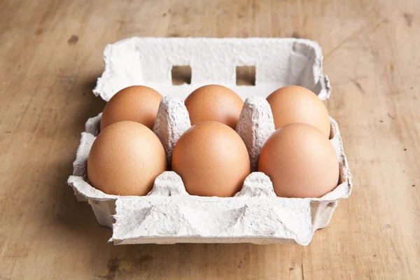 パッケージの中の卵は — ストック写真