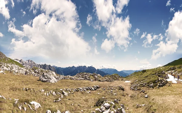 Bella vista panoramica della montagna dolomitica, Italia — Foto Stock